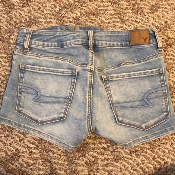 American Eagle Light Wash Denim Shorts - Picture 2 of 3